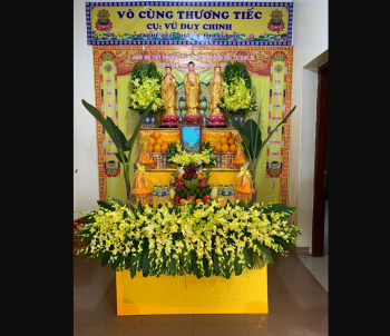 Tại sao bàn thờ vong có cây chuối?